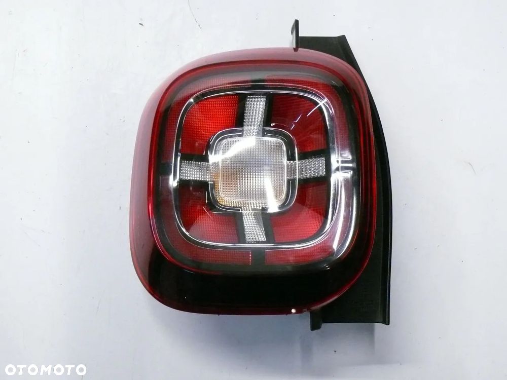 LAMPA TYLNA LEWA DACIA DUSTER II 2 2018 - 2