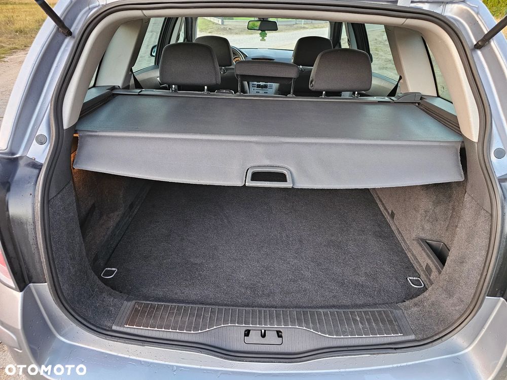 Opel Astra 1.6 Caravan Cosmo - 11