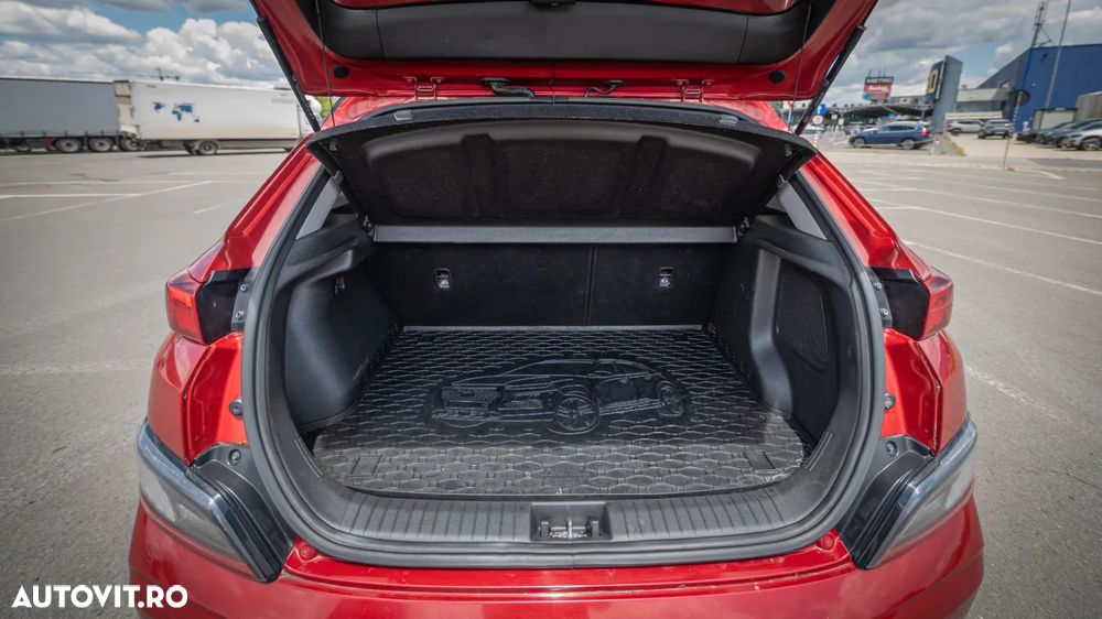 Hyundai KONA - 10