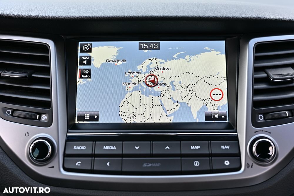 Hyundai Tucson 2.0 CRDI 4WD Automatik Style - 29