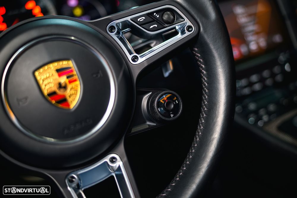 Porsche 911 (991) Turbo S Cabriolet - 25