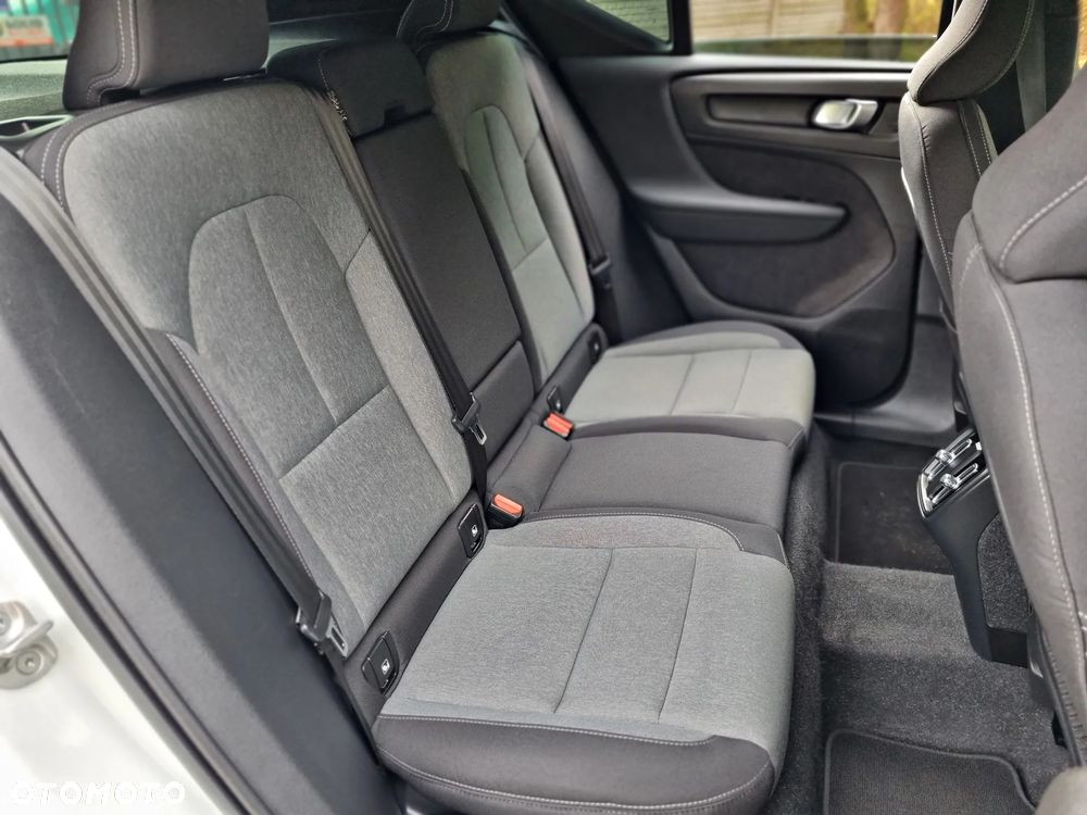 Volvo XC 40 B3 B DKG Essential - 25