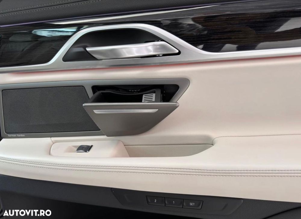 BMW Seria 7 745e - 15
