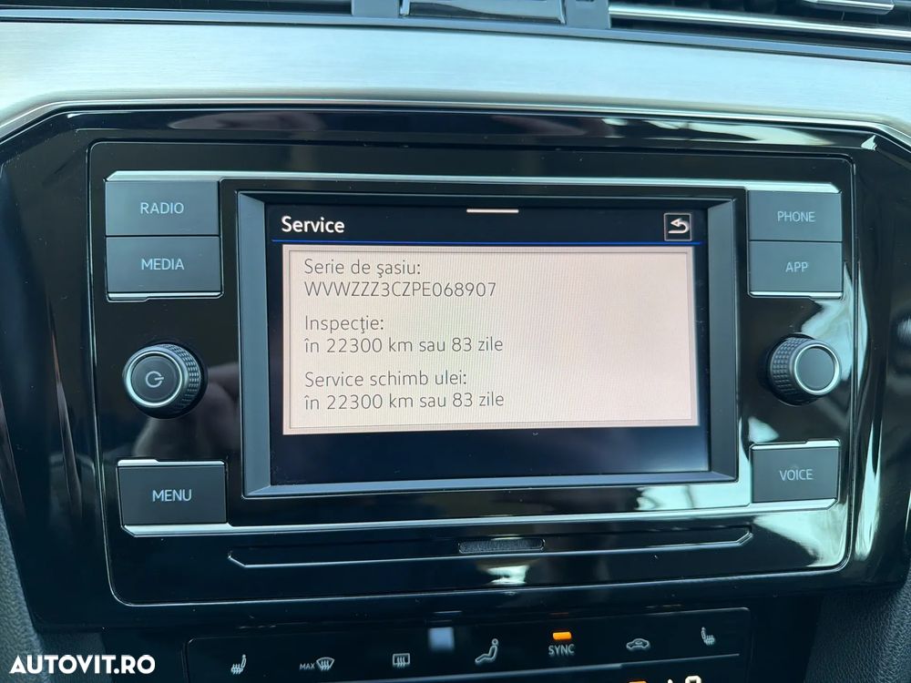 Volkswagen Passat 2.0 TDI DSG Elegance - 29