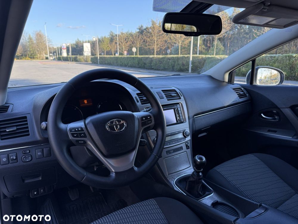 Toyota Avensis - 14