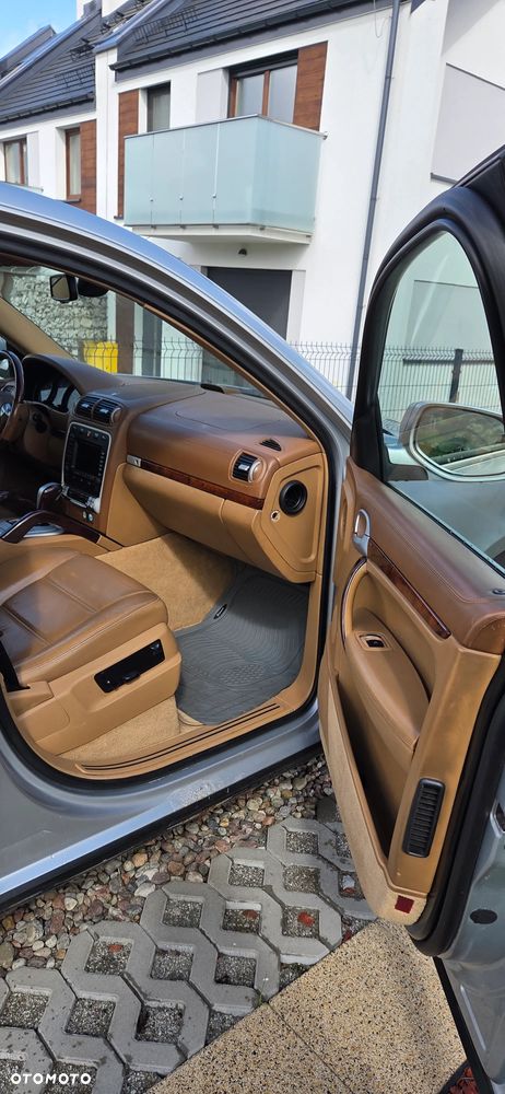 Porsche Cayenne - 14