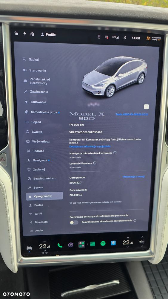 Tesla Model X - 30