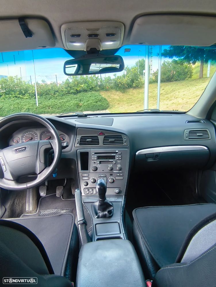 Volvo V70 2.4 D5 - 17