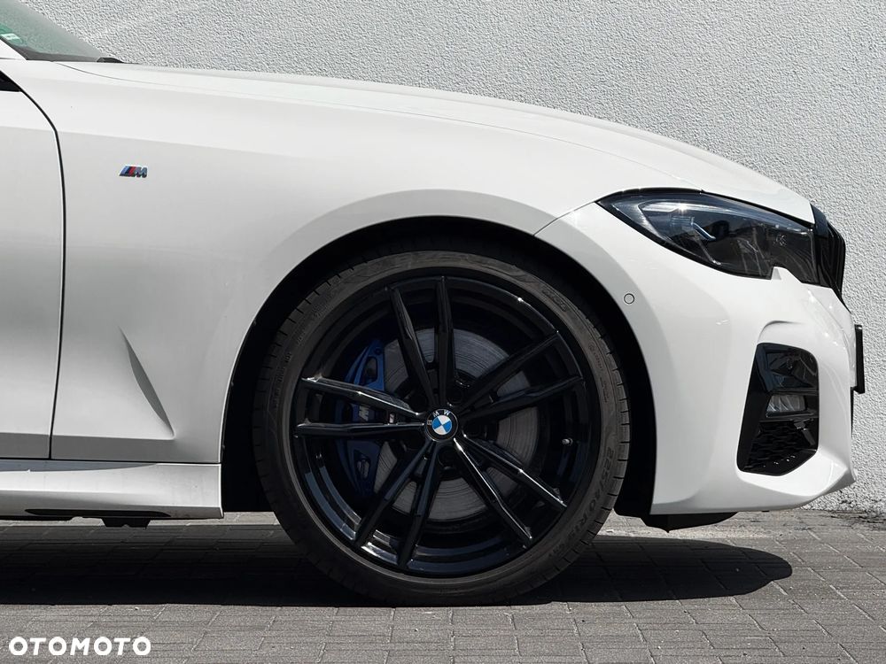 BMW Seria 3 320d M Sport - 9