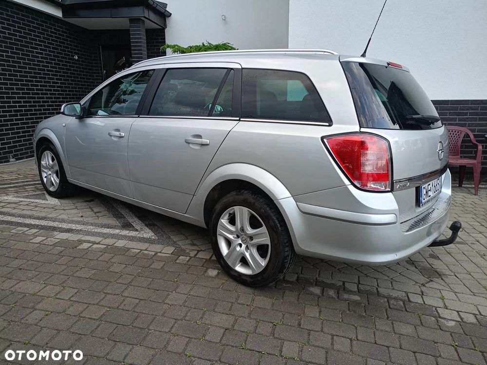 Opel Astra 1.6 150 Jahre - 6