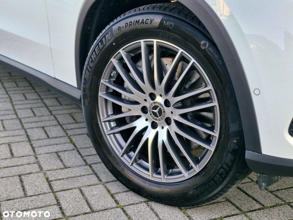 Mercedes-Benz GLC - 40