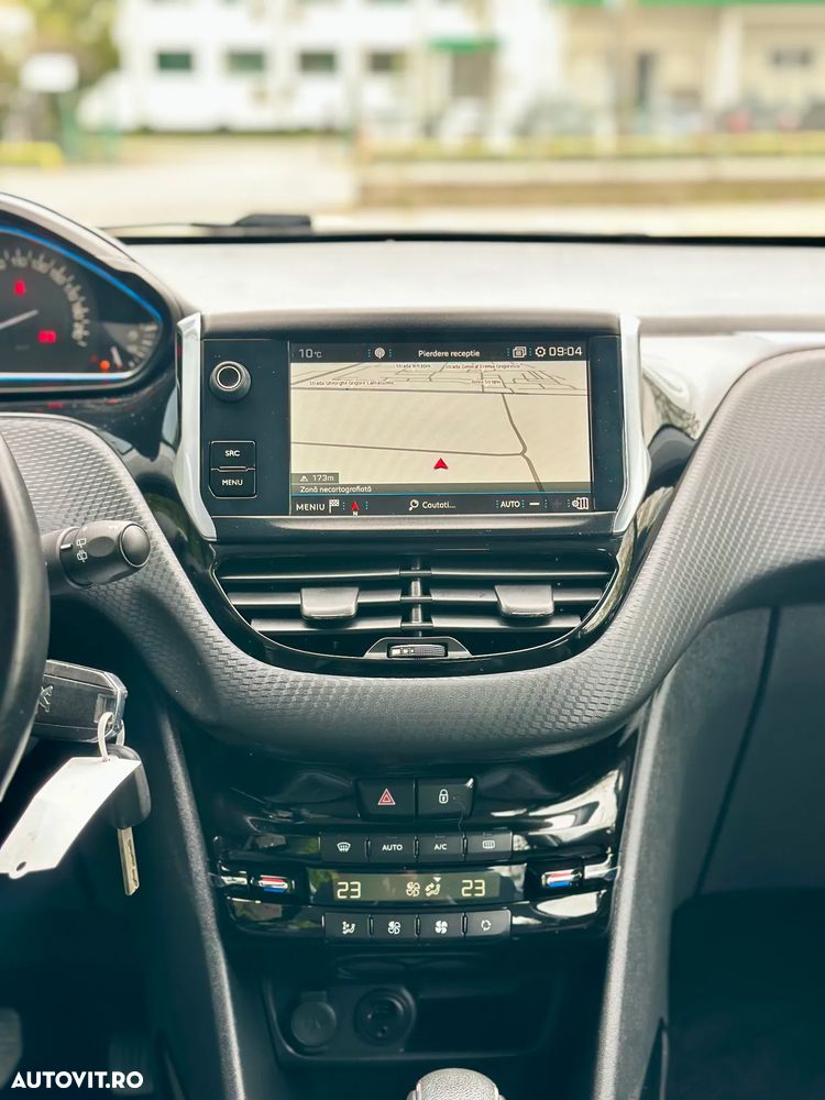 Peugeot 2008 - 13
