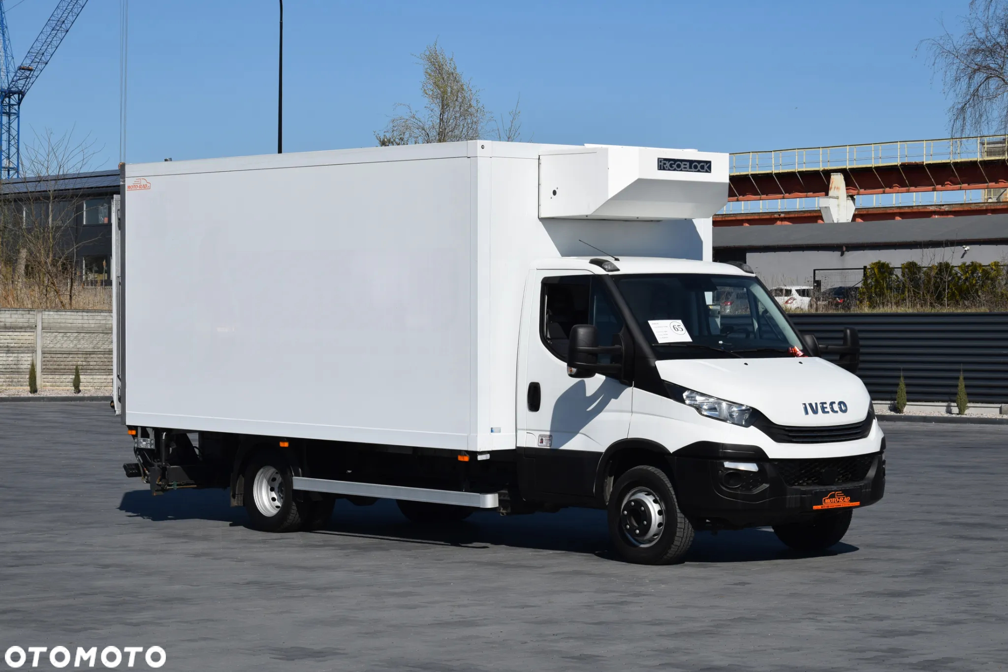 Iveco DAILY 70C18 / 3.0 - 180 KM / AUTOMAT HI-MATIC / 3 OSOBY / CHŁODNIA - MROŹNIA 4,55 M / AGREGAD FRIGOBLOCK / WINDA SORENSEN / KLIMA / TEMPOMAT / KAMERA COFANIA / REGULOWANE ZAWIESZENIE / SERWISOWANY / SPROWADZONY Z NIEMIEC - 3