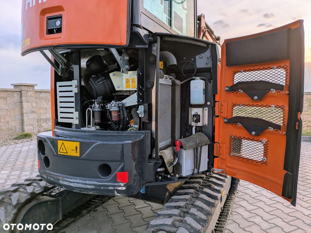 Hitachi ZX26 - 7