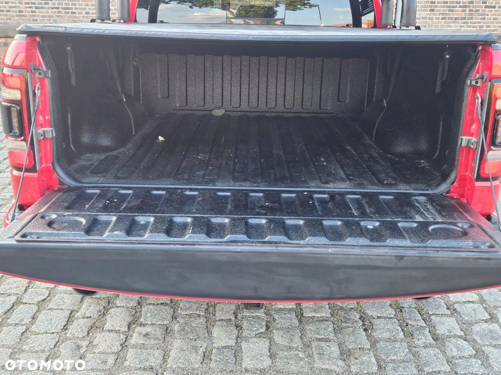 RAM 1500 Crew Cab Sport - 18