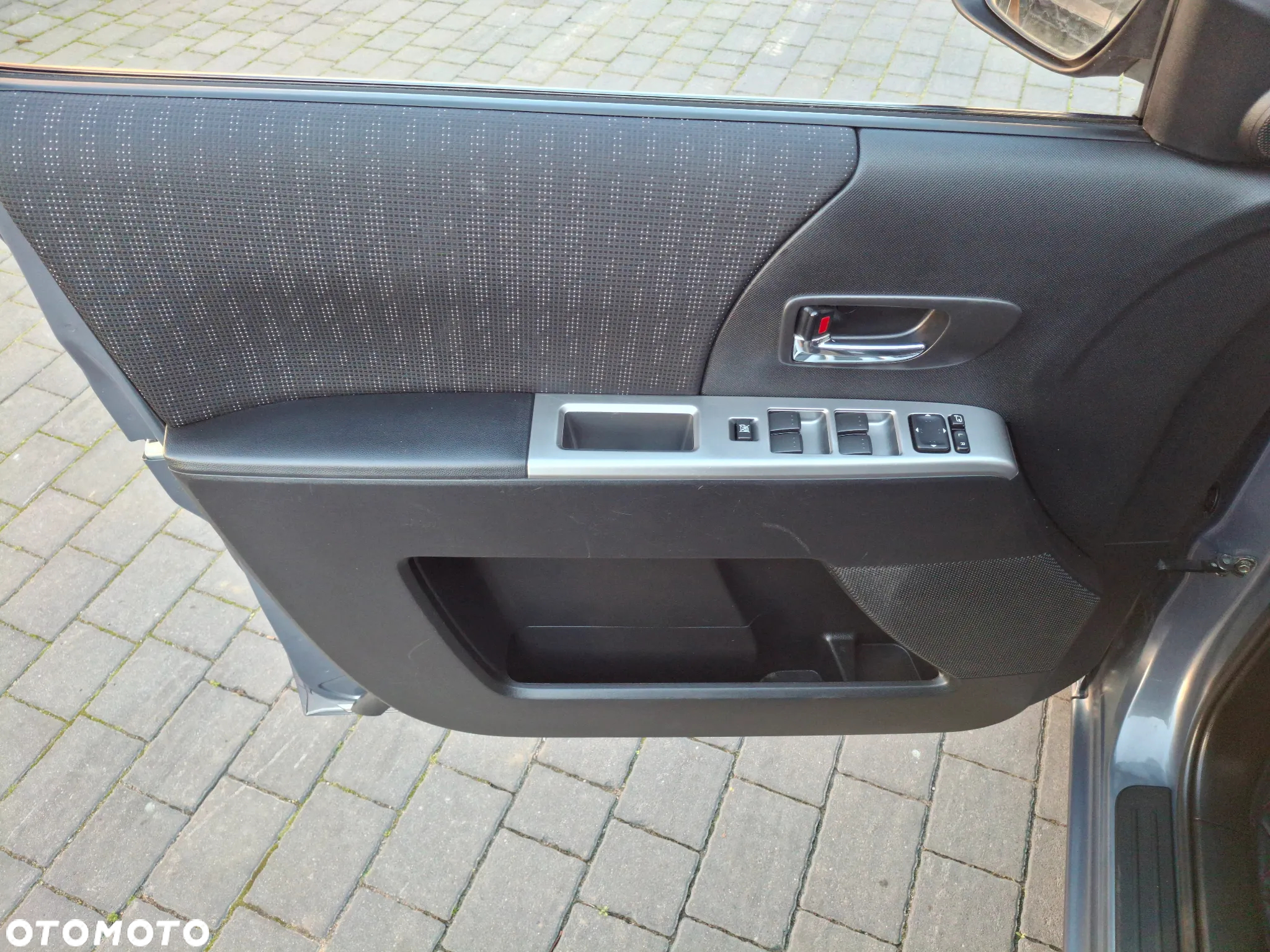 Mazda 5 2.0 CD DPF Exclusive - 24
