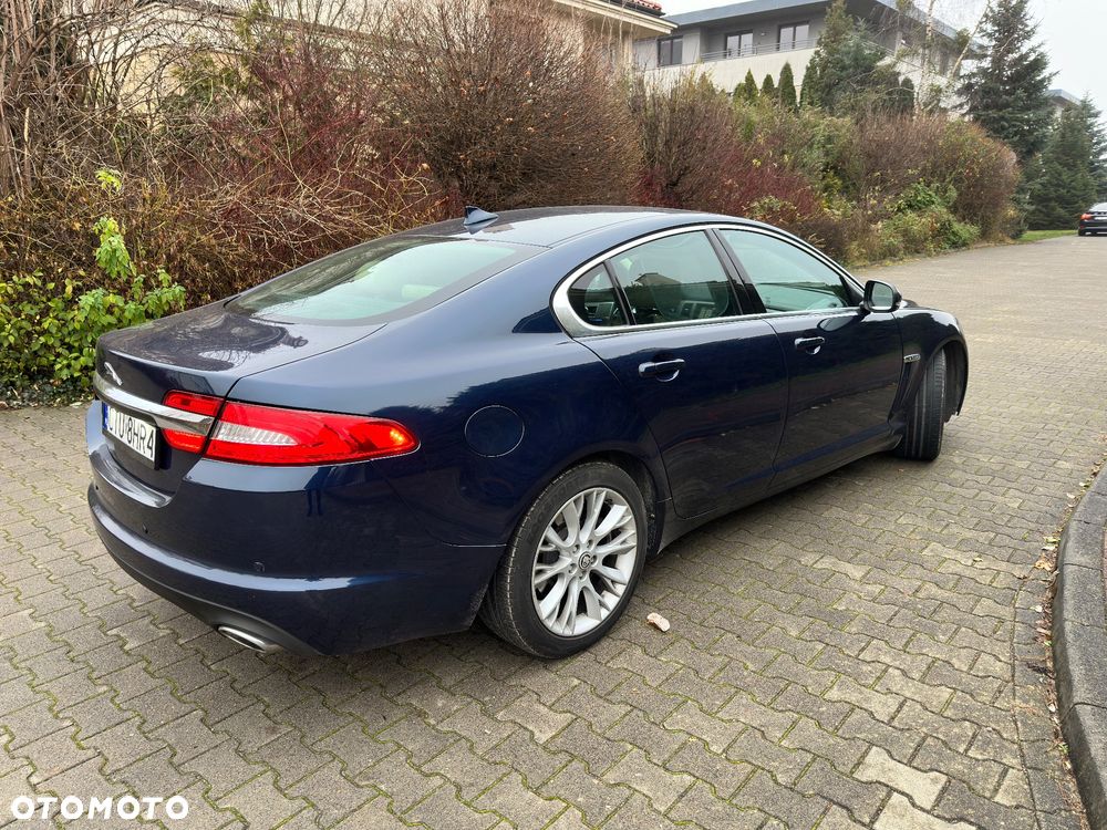 Jaguar XF 2.2 D Luxury - 4