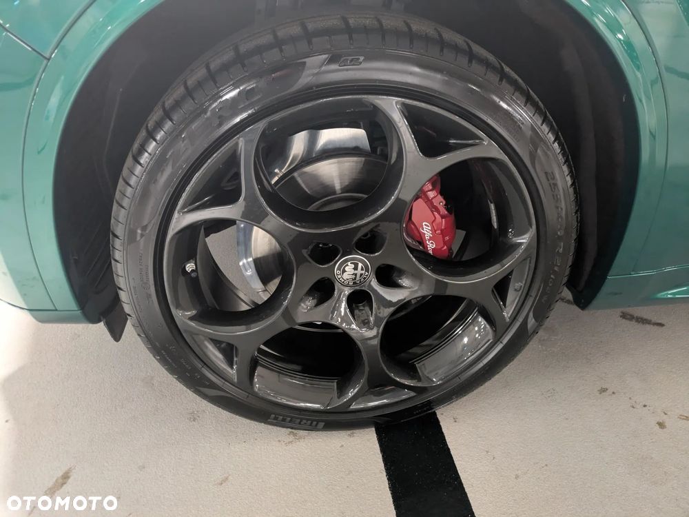 Alfa Romeo Stelvio 2.0 Turbo Tributo Italiano Q4 - 12