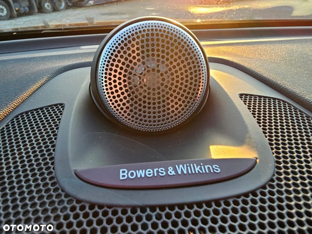 Volvo XC 60 T6 Plug-In Hybrid AWD R-Design - 26