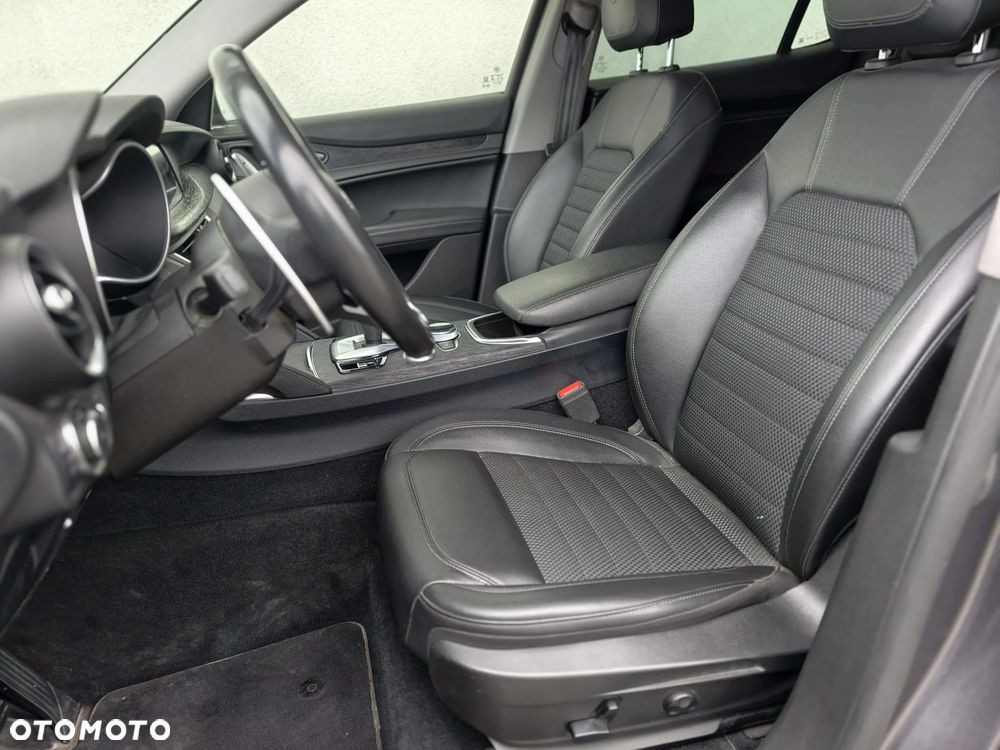 Alfa Romeo Stelvio 2.0 Turbo Q4 - 14