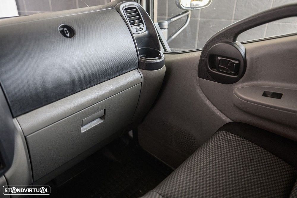 Renault Maxity 2.5 DXi 120.35 - 15
