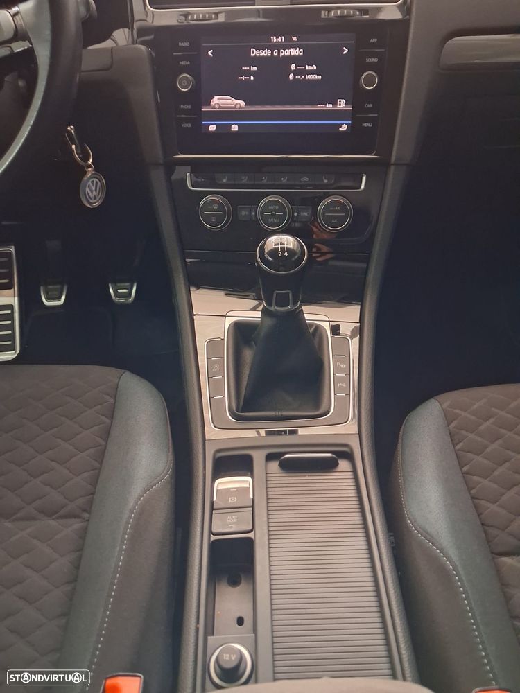 VW Golf 1.6 TDI SCR IQ.DRIVE - 17