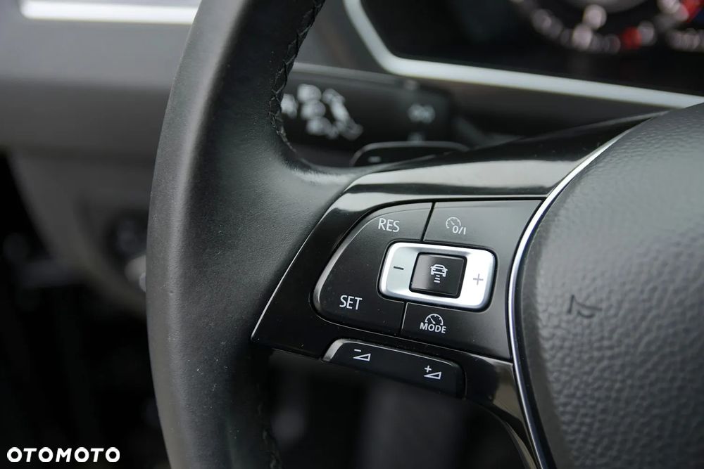 Volkswagen Tiguan - 31