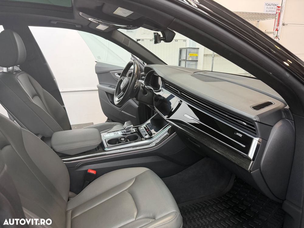 Audi Q8 55 TFSI quattro Tiptronic MHEV - 12