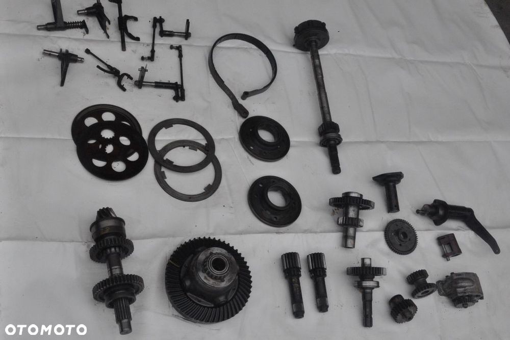 KOŁO TALERZOWE WAŁEK ZĘBATKA CHOINKA CASE JX 100 - 13