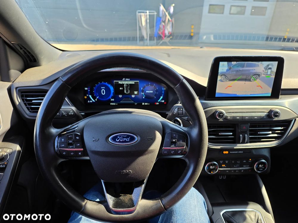 Ford Focus 1.0 EcoBoost Hybrid ACTIVE X - 14
