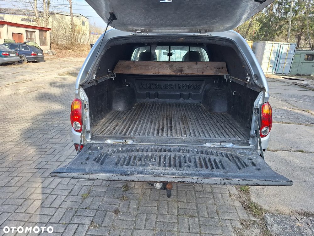 Mitsubishi L200 - 15
