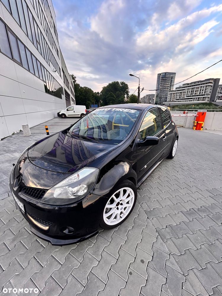 Renault Clio 2.0 16V Sport - 1
