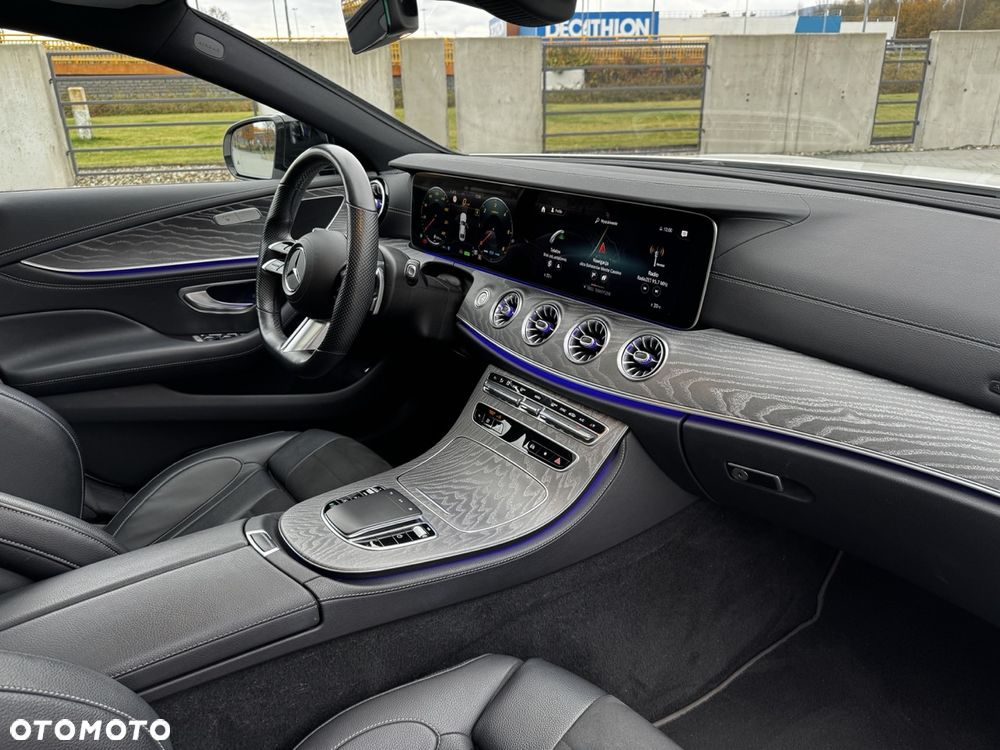 Mercedes-Benz CLS 300 d 4Matic 9G-TRONIC AMG Line - 11