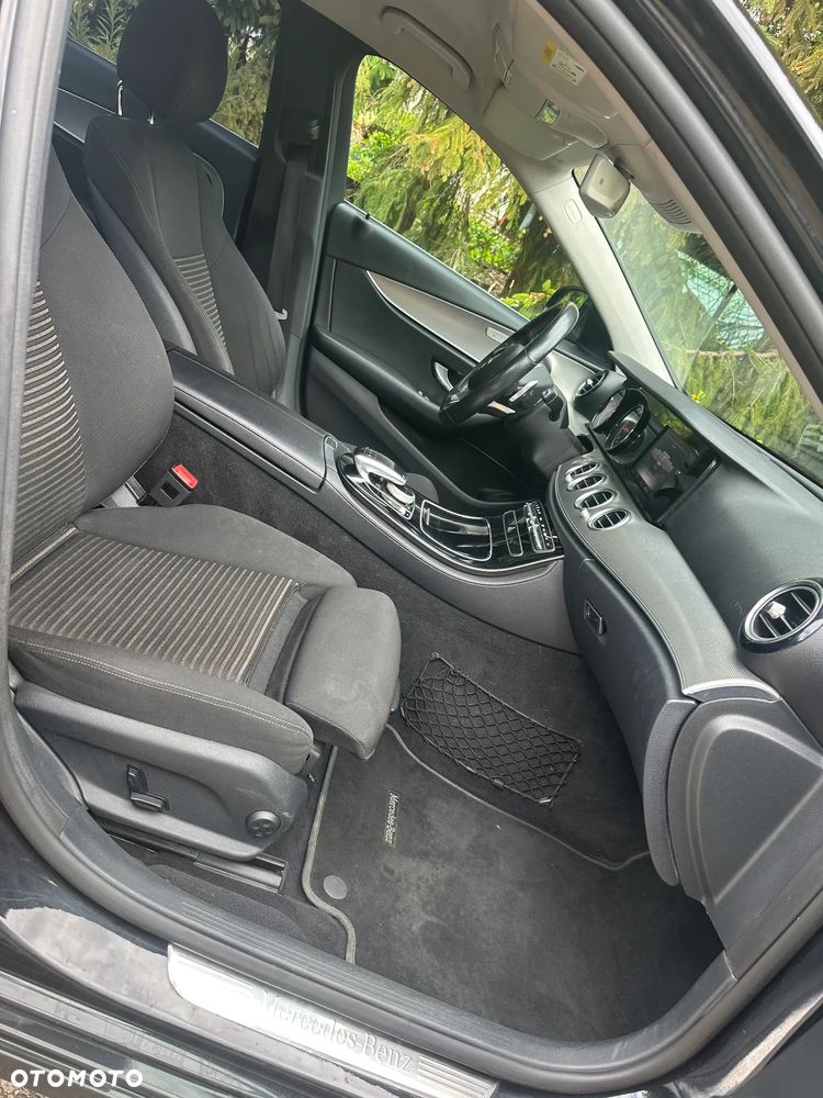 Mercedes-Benz Klasa E 220 d 9G-TRONIC - 27