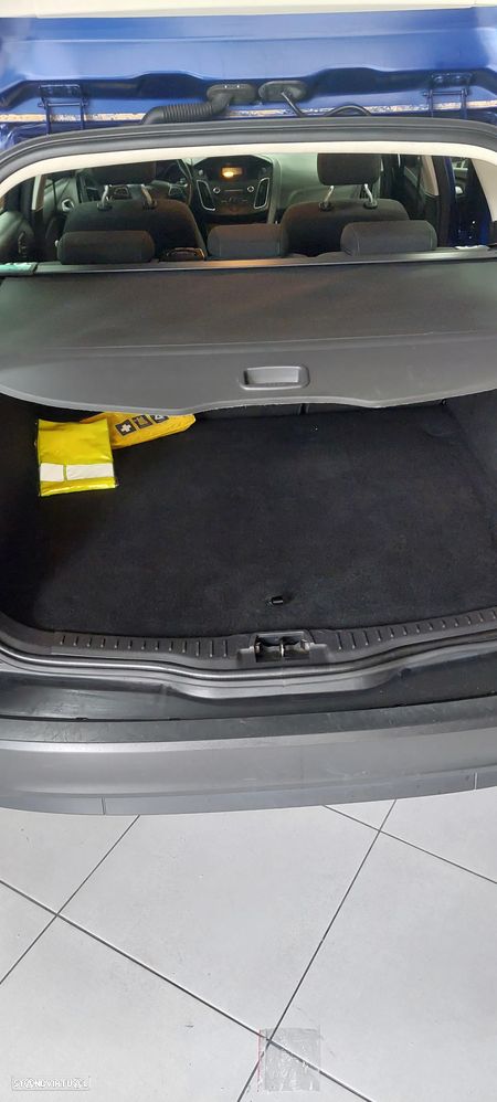 Ford Focus 1.0 EcoBoost S&S COOL&CONNECT - 9
