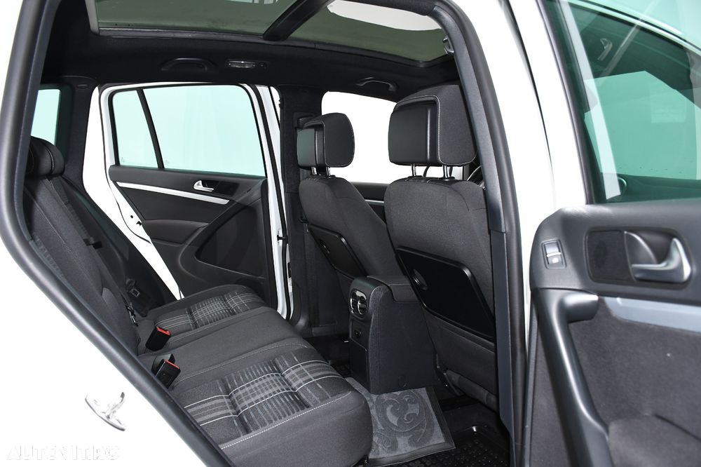 Volkswagen Tiguan 2.0 TDI DPF 4Motion BlueMotion Technology DSG Lounge Track & Style - 10