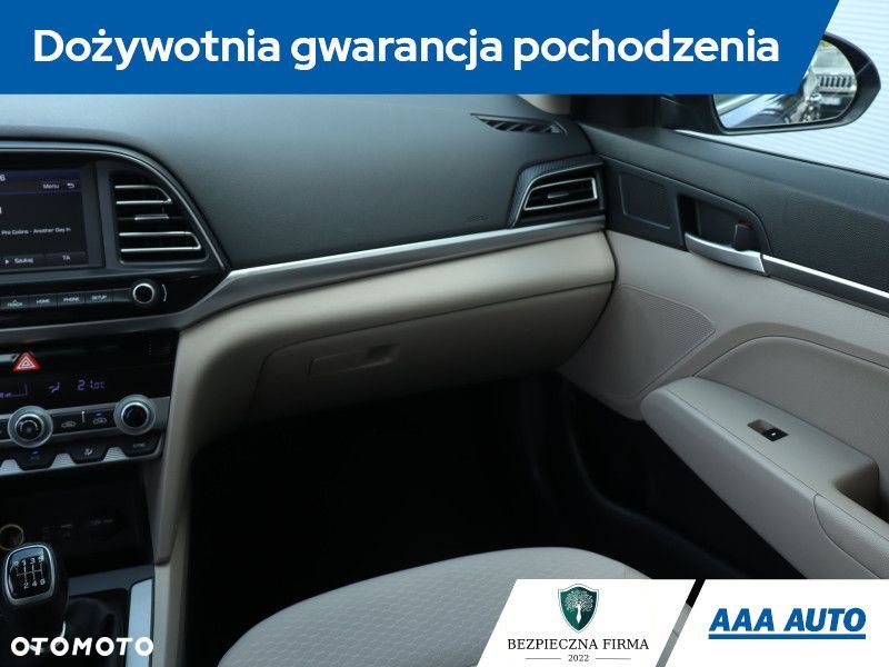 Hyundai Elantra - 10