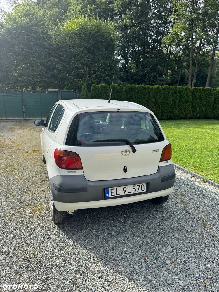 Toyota Yaris 1.0 Base - 2