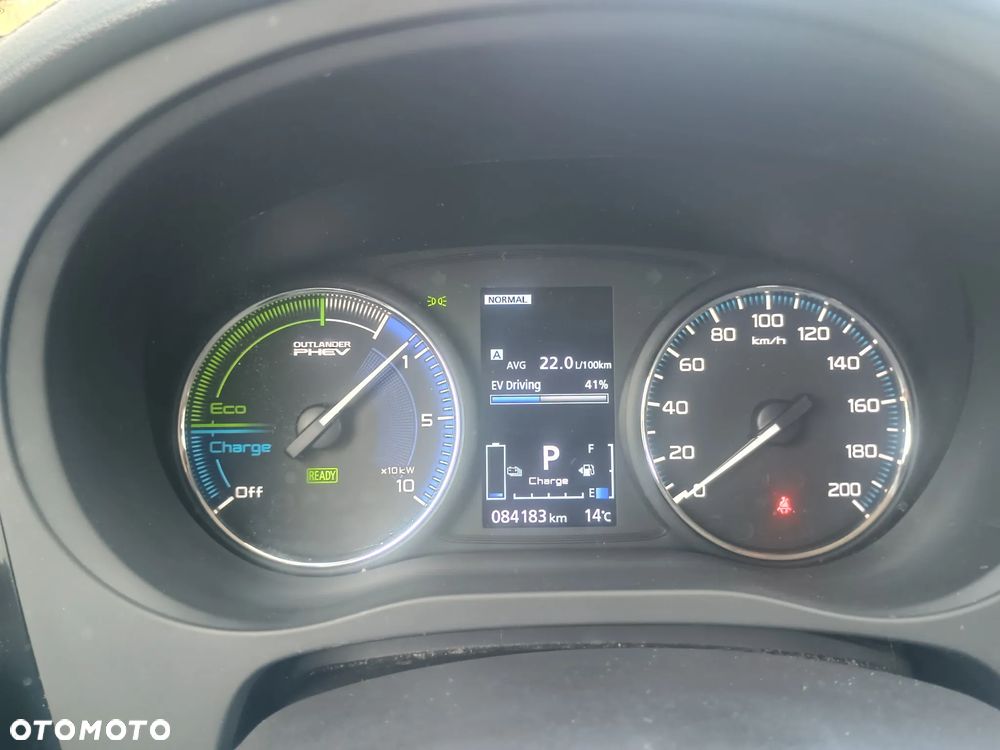 Mitsubishi Outlander - 24
