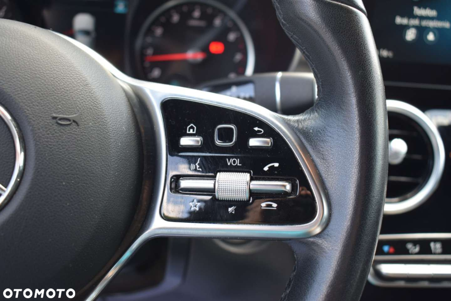 Mercedes-Benz GLC - 30