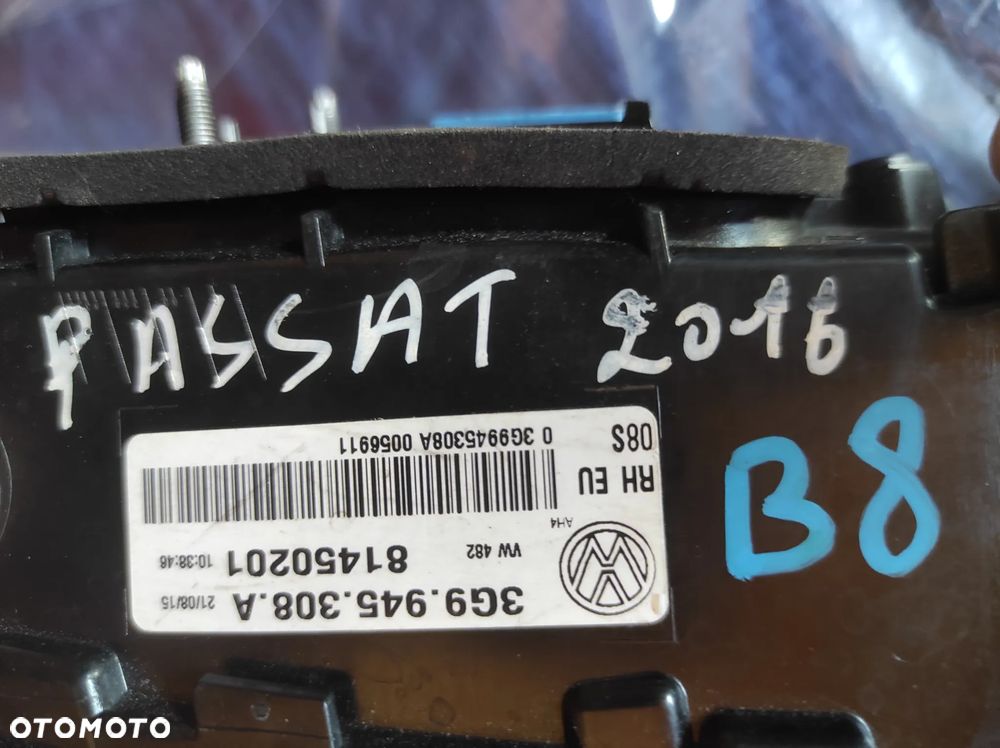 Passat B8 kombi lampa tył prawy na klapę - 2