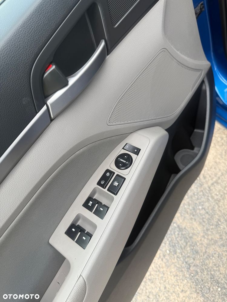 Hyundai Elantra 1.6 Comfort - 14