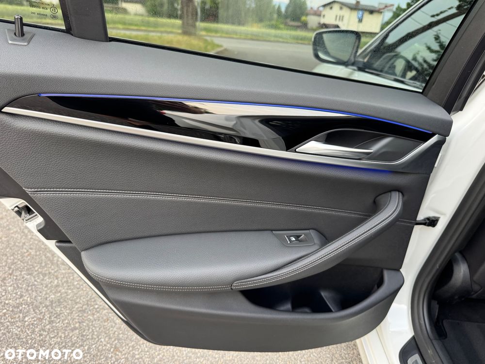 BMW Seria 5 530e xDrive M Sport Edition - 28