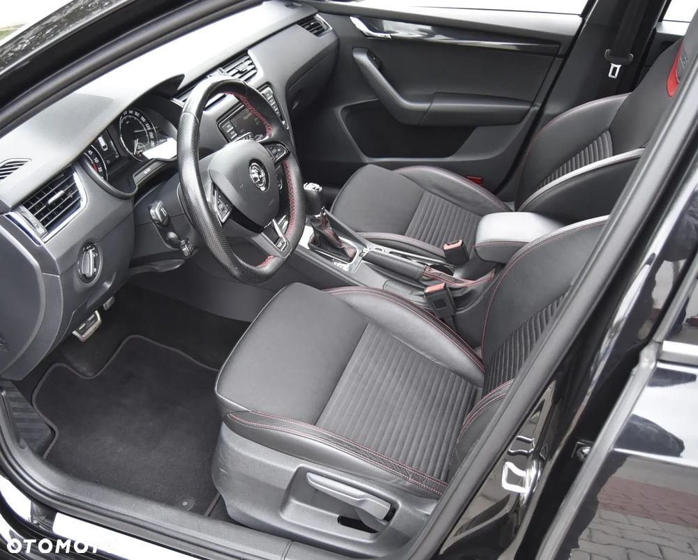Skoda Octavia 2.0 TDI 4x4 DSG RS - 16