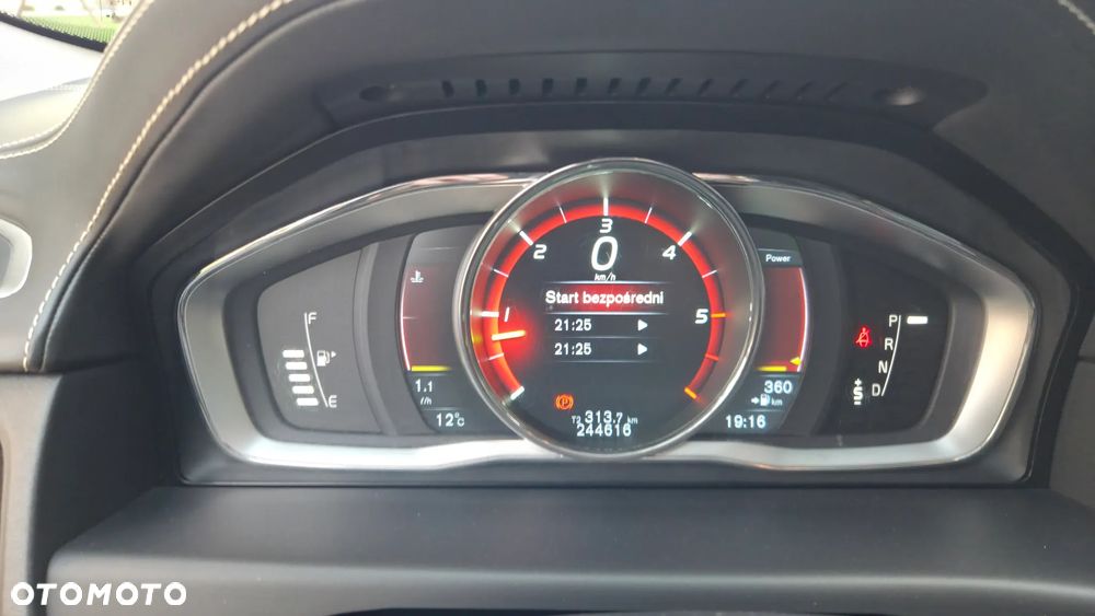 Volvo XC 70 D5 AWD Summum - 32