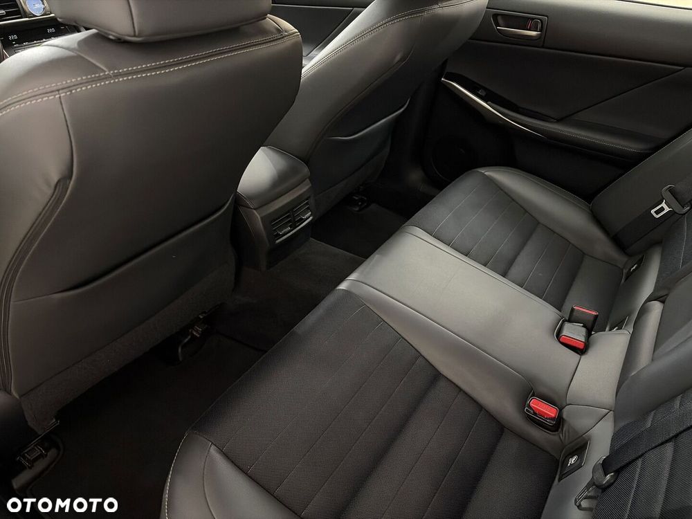 Lexus IS 200t Elegance - 12