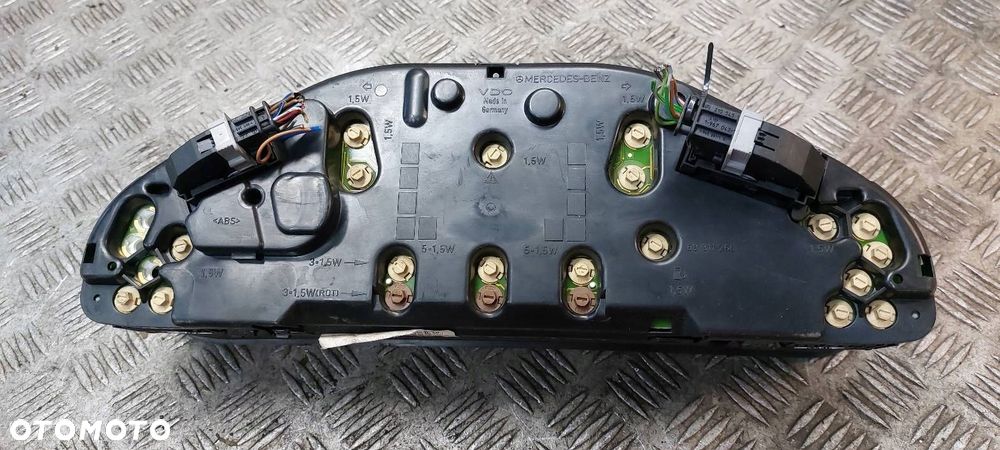 LICZNIK ZEGARY MERCEDES W210 110.008.827/003 2105409647 - 3