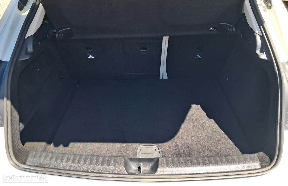 Mercedes-Benz GLA 180 d - 11