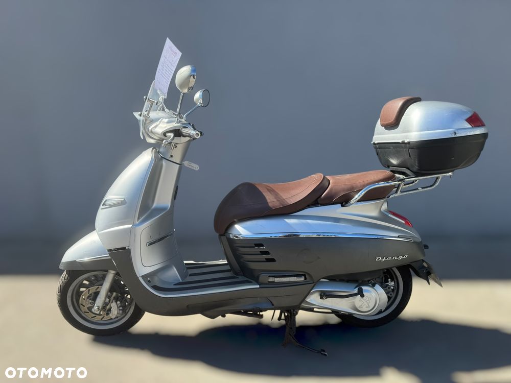 Peugeot Django - 5