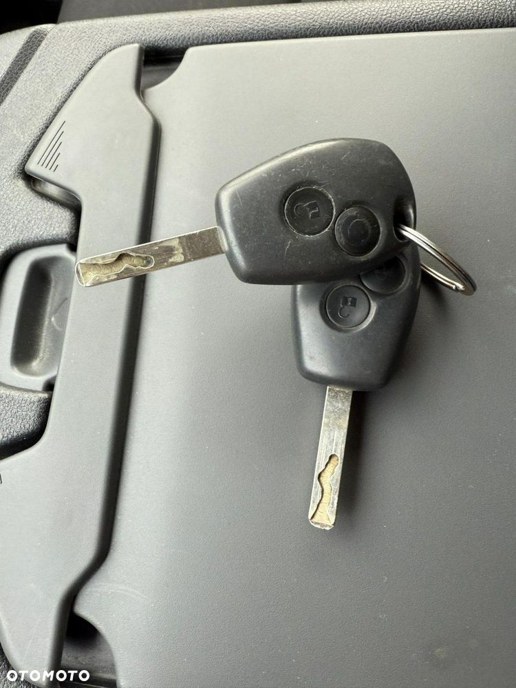 Renault Trafic - 23